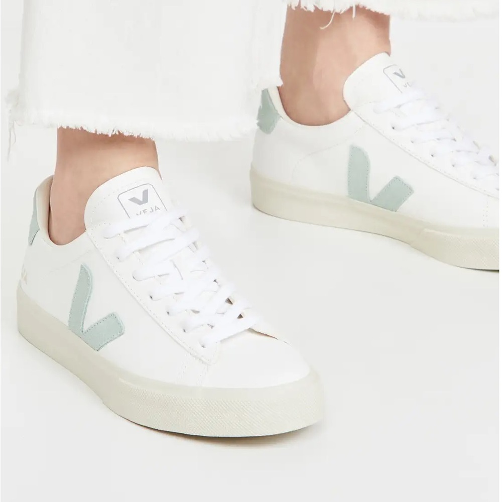 LIKE NEW Veja Esplar Leather Sneakers with Mint Details